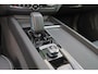 Volvo XC60 T6 Recharge AWD Essential Black Edition - Fiscale waarde € 63.575,-  - IntelliSafe Assist & Surround - Parkeercamera achter - Verwarmde voorstoelen, stuur & achterbank - Parkeersensoren achter - Draadloze tel. lader - Extra getint glas - Elektr. inklapbare trekhaak - 21' Wielen -