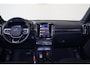 Volvo EX40 Extended Range Ultra 82 kWh - Panorama/schuifdak - IntelliSafe Assist & Surround - 360º Camera - Harman/Kardon audio - Verwarmde voorstoelen & stuur - Parkeersensoren voor & achter - Elektr. bedienb. voorstoelen met geheugen links - Draadloze tel. lader - Warmtepomp - Extra getint glas - 19' LMV