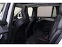 Volvo XC90 T8 Recharge AWD Ultra Dark - Luchtvering - Panorama/schuifdak - IntelliSafe Assist & Surround - 360º Camera - Bowers & Wilkins audio - Adaptieve LED koplampen - Verwarmde voorstoelen, stuur & achterbank - Parkeersensoren voor & achter - Elektr. bedienb. voorstoelen met geheugen - Geventileerde voorstoelen - Head up display - Draadloze tel. lader - Extra getint glas - Elektr. inklapbare trekhaak - 21' LMV