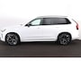 Volvo XC90 T8 Recharge AWD Ultra Dark - Luchtvering - Panorama/schuifdak - IntelliSafe Assist & Surround - 360º Camera - Bowers & Wilkins audio - Adaptieve LED koplampen - Verwarmde voorstoelen, stuur & achterbank - Parkeersensoren voor & achter - Elektr. bedienb. voorstoelen met geheugen - Geventileerde voorstoelen - Head up display - Draadloze tel. lader - Extra getint glas - Elektr. inklapbare trekhaak - 21' LMV
