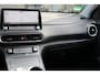 Hyundai Kona Electric EV Comfort 64 kWh NAV + Warmtepomp | Afneembare Trekhaak | Airco (automatisch) | Audio installatie premium