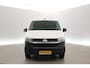 Volkswagen Transporter 2.0 TDI L2H1 | Airco | Cruise | Carplay | 3 Zits | Trekhaak | Parkeersens. | Stoelverw.