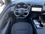 Hyundai Tucson 1.6 T-GDI HEV 230pk Comfort Smart automaat / Fabrieksgarantie tot 07-2029 / 1650kg Trekgewicht / Dealer onderhouden / 1e eigenaar / Navigatie / Adaptieve CC / Stuur- en stoelverwarming / 19” LM + All Season banden /