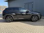 Hyundai Tucson 1.6 T-GDI HEV 230pk Comfort Smart automaat / Fabrieksgarantie tot 07-2029 / 1650kg Trekgewicht / Dealer onderhouden / 1e eigenaar / Navigatie / Adaptieve CC / Stuur- en stoelverwarming / 19” LM + All Season banden /