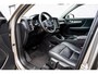 Volvo XC40 1.5 T3 Inscription | Trekhaak | Stoelverwarming | Lederen bekleding | Parkeercamera | Parkeersensoren voor + achter | Cruise Control | Volvo On Call |