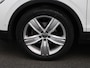 Volkswagen Tiguan 1.5 TSI Elegance | 150 PK | Automaat | Panorama Dak | Stoel en Stuurwiel Verwarming | Kofferklep Elektrisch | Apple Carplay / Android Auto | Parkeercamera | Navigatie | Keyless |