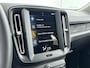 Volvo XC40 T2 A/T Momentum Core | 17" | Navigatie | Carplay | Parkeercamera | Parkeersensoren V+A | Cruise Control | Regensensor | Elektr. inklapbare Spiegels |