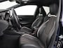 Toyota Corolla 2.0 Hybrid GR-Sport | Leder/Alcantara | Stoelverwarming | Trekhaak | Sportstoelen | Camera | Carplay | Park Assist | Keyless | Climate control | Full LED | Bluetooth | Getint glas