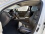 Volvo V60 2.0 B3 Momentum | Cruise Control | Trekhaak | Lederen Bekleding | Stoel-/Stuurverwarming | Navigatie | Parkeercamera |