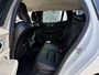 Volvo V60 2.0 B3 Momentum | Cruise Control | Trekhaak | Lederen Bekleding | Stoel-/Stuurverwarming | Navigatie | Parkeercamera |