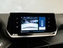 Peugeot e-2008 EV Allure 50 kWh SOH 92% (APPLE CARPLAY,PDC,SPORTSTOELEN,STOELVERWARMING,CAMERA,PDC,LM VELGEN,BLUETOOTH,NETTESTAAT)