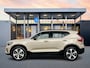 Volvo XC40 B4 Plus Dark | 19" Allseason | Trekhaak | Voorruitverwarming | Elektr. verst. Stoelen | Harman Kardon | Keyless | Adaptieve Cruise | BLIS | Google