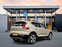 Volvo XC40 B4 Plus Dark | 19" Allseason | Trekhaak | Voorruitverwarming | Elektr. verst. Stoelen | Harman Kardon | Keyless | Adaptieve Cruise | BLIS | Google