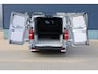 Opel Vivaro-e STX L3 75 kWh 136 PK | 8 JAAR GARANTIE | LEDER | CAMERA | BETIMMERING | STOEL + STUUR VERWARMING | DRAADLOOS CARPLAY | VOORRAADVOORDEEL !