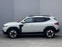 Dacia Duster 1.6 Hybrid 140 Extreme Automaat / Fabrieksgarantie tot 05-2028  / Stuur- en stoelverwarming / Voorruitverwarming / Navigatie via Apple Carplay Android / 17"  LM wielen /