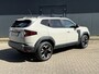 Dacia Duster 1.6 Hybrid 140 Extreme Automaat / Fabrieksgarantie tot 05-2028  / Stuur- en stoelverwarming / Voorruitverwarming / Navigatie via Apple Carplay Android / 17"  LM wielen /