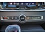 Volvo V90 T8 Recharge AWD Ultra Dark - Luchtvering - Panorama/schuifdak - IntelliSafe Assist & Surround - 360º Camera - Bowers & Wilkins audio - Verwarmde voorstoelen, stuur & achterbank - Parkeersensoren voor & achter - Elektr. bedienb. voorstoelen met geheugen - Geventileerde voorstoelen - Head up display - Elektr. inklapbare trekhaak - 20' LMV