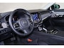 Volvo V90 T8 Recharge AWD Ultra Dark - Luchtvering - Panorama/schuifdak - IntelliSafe Assist & Surround - 360º Camera - Bowers & Wilkins audio - Verwarmde voorstoelen, stuur & achterbank - Parkeersensoren voor & achter - Elektr. bedienb. voorstoelen met geheugen - Geventileerde voorstoelen - Head up display - Elektr. inklapbare trekhaak - 20' LMV