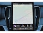 Volvo XC90 T8 Recharge AWD Ultra Dark - Luchtvering - Panorama/schuifdak - IntelliSafe Assist & Surround - 360º Camera - Bowers & Wilkins audio - Adaptieve LED koplampen - Verwarmde voorstoelen, stuur & achterbank - Parkeersensoren voor & achter - Elektr. bedienb. voorstoelen met geheugen - Geventileerde voorstoelen - Head up display - Draadloze tel. lader - Elektr. inklapbare trekhaak - 21' LMV