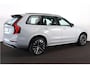Volvo XC90 T8 Recharge AWD Ultra Dark - Luchtvering - Panorama/schuifdak - IntelliSafe Assist & Surround - 360º Camera - Bowers & Wilkins audio - Adaptieve LED koplampen - Verwarmde voorstoelen, stuur & achterbank - Parkeersensoren voor & achter - Elektr. bedienb. voorstoelen met geheugen - Geventileerde voorstoelen - Head up display - Draadloze tel. lader - Elektr. inklapbare trekhaak - 21' LMV