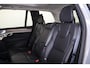 Volvo XC90 T8 Recharge AWD Ultra Dark - Luchtvering - Panorama/schuifdak - IntelliSafe Assist & Surround - 360º Camera - Bowers & Wilkins audio - Adaptieve LED koplampen - Verwarmde voorstoelen, stuur & achterbank - Parkeersensoren voor & achter - Elektr. bedienb. voorstoelen met geheugen - Geventileerde voorstoelen - Head up display - Draadloze tel. lader - Elektr. inklapbare trekhaak - 21' LMV
