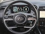 Hyundai Tucson 1.6 T-GDI PHEV Comfort 4WD Automaat / Accu SOH 100% / Fabrieksgarantie tot 01-2027 / Dealer onderhouden / Trekhaak afneembaar / Adaptieve CC / Trekgewicht 1.350 kg / Camera / Navigatie / Apple Carplay Android / 19” LM wielen / Voorstoelen verwarmd /