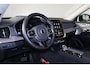 Volvo XC90 T8 Recharge AWD Ultra Dark - Luchtvering - Panorama/schuifdak - IntelliSafe Assist & Surround - 360º Camera - Bowers & Wilkins audio - Adaptieve LED koplampen - Verwarmde voorstoelen, stuur & achterbank - Parkeersensoren voor & achter - Elektr. bedienb. voorstoelen met geheugen - Geventileerde voorstoelen - Head up display - Draadloze tel. lader - Elektr. inklapbare trekhaak - 21' LMV
