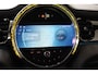 MINI Cooper Mini 1.5 Camden Edition Navigatie by App | Parkeersensoren | Airco | Lichtmetalen velgen