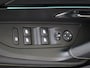 Peugeot e-2008 EV GT 50 kWh I AUTOMAAT I NAVIGATIE I ACHTERUITRIJCAMERA I ACHTERUITRIJSENSOREN I