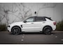 Lynk & Co 01 1.5 More | Adaptieve Cruise Control | Dodehoekdetectie | Panoramadak | Stoelverwarming | Stuurverwarming | Infinity Premium Audio Systeem| Apple Carplay/Android Auto | 360 graden Camera | 15,4 inch middendisplay | Elektrisch/Schuifkanteldak | 20 inch lich