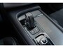 Volvo XC90 T8 Plug-in Hybrid AWD R-Design | 7-Zits | Navigatie | Trekhaak | Sportstoelen | Stoel-/Stuurverwarming | Keyless Entry | Elektrische Achterklep | Zitverlenging | Dodehoekdetectie | Adaptieve Cruise Control | Achteruitrijcamera | Parkeersensoren