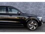 Volvo XC90 T8 Plug-in Hybrid AWD R-Design | 7-Zits | Navigatie | Trekhaak | Sportstoelen | Stoel-/Stuurverwarming | Keyless Entry | Elektrische Achterklep | Zitverlenging | Dodehoekdetectie | Adaptieve Cruise Control | Achteruitrijcamera | Parkeersensoren