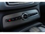 Volvo XC90 T8 Plug-in Hybrid AWD R-Design | 7-Zits | Navigatie | Trekhaak | Sportstoelen | Stoel-/Stuurverwarming | Keyless Entry | Elektrische Achterklep | Zitverlenging | Dodehoekdetectie | Adaptieve Cruise Control | Achteruitrijcamera | Parkeersensoren