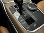 BMW 3-Serie 320i Luxury High Executive | PANO | MERINO LEDER | TREKHAAK | CARPLAY |