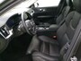 Volvo V60 2.0 B4 Core | Stoel en stuurwielverwarming | Lederen bekleding | Parkeersensoren voor en achter | Camera | BLIS | Adaptiece cruise control |