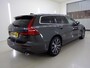 Volvo V60 2.0 B4 Core | Stoel en stuurwielverwarming | Lederen bekleding | Parkeersensoren voor en achter | Camera | BLIS | Adaptiece cruise control |
