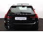 Volvo V90 T6 Recharge AWD Ultra Dark - Panorama/schuifdak - IntelliSafe Assist & Surround - 360º Camera - Harman/Kardon audio - Adaptieve LED koplampen - Verwarmde voorstoelen, stuur & achterbank - Parkeersensoren voor & achter - Elektr. bedienb. voorstoelen met geheugen - Head up display - Elektr. inklapbare trekhaak - 19' LMV