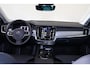 Volvo V90 T6 Recharge AWD Ultra Dark - Panorama/schuifdak - IntelliSafe Assist & Surround - 360º Camera - Harman/Kardon audio - Adaptieve LED koplampen - Verwarmde voorstoelen, stuur & achterbank - Parkeersensoren voor & achter - Elektr. bedienb. voorstoelen met geheugen - Head up display - Elektr. inklapbare trekhaak - 19' LMV