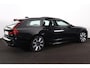 Volvo V90 T6 Recharge AWD Ultra Dark - Panorama/schuifdak - IntelliSafe Assist & Surround - 360º Camera - Harman/Kardon audio - Adaptieve LED koplampen - Verwarmde voorstoelen, stuur & achterbank - Parkeersensoren voor & achter - Elektr. bedienb. voorstoelen met geheugen - Head up display - Elektr. inklapbare trekhaak - 19' LMV