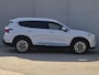 Hyundai Santa Fe 1.6 T-GDI PHEV Premium Sky 7p. Automaat / Fabrieksgarantie tot 12-2027 / Accu SOH 100% / Dealer onderhouden / 1.350 kg trekgewicht / Leder / Panorama schuifdak / HUD / Camera 360° / Stuur-, stoel- en achterbankverwarming / Adapt. CC /