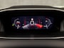 Peugeot 2008 1.2 PureTech Allure Automaat (VIRTUAL COCKPIT, APPLE CARPLAY, GROOT NAVI, 360 CAMERA, KEYLESS, SPORTSTOELEN, CRUISE, LANE ASSIST, NIEUWE APK, NIEUWSTAAT)