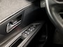 Peugeot 3008 1.2 PureTech Allure Sport (APPLE CARPLAY, GROOT NAVI, PARKEERSENSOREN, LEDER, SPORTSTOELEN, GETINT GLAS, CRUISE, NIEUWE APK, NIEUWSTAAT)