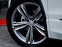 Volkswagen Tiguan 1.5 TSI Business R-Line | Navigatie | Adaptieve Cruise Control | LED Koplampen | R-Line | 19'' Lichtmetalen Velgen | Climate Control | Apple Carplay | Android Auto | Parkeersensoren | Regensensor | DAB+ Radio |
