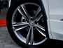 Volkswagen Tiguan 1.5 TSI Business R-Line | Navigatie | Adaptieve Cruise Control | LED Koplampen | R-Line | 19'' Lichtmetalen Velgen | Climate Control | Apple Carplay | Android Auto | Parkeersensoren | Regensensor | DAB+ Radio |