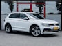 Volkswagen Tiguan 1.5 TSI Business R-Line | Navigatie | Adaptieve Cruise Control | LED Koplampen | R-Line | 19'' Lichtmetalen Velgen | Climate Control | Apple Carplay | Android Auto | Parkeersensoren | Regensensor | DAB+ Radio |