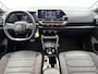 Citroën E-C4 EV You 50 kWh 136pk | Accu SOH 99,4% | Navigatie via Apple Carplay / Android Auto | Achteruitrijcamera | Climate Control | Cruise Control | Parkeersensoren | DAB+ radio | Armsteun | Stof/kunstlederen comfortstoelen | Volledig digitaal instrumentenpaneel | 18” lichtmetalen velgen |