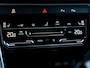 Volkswagen T-Roc 1.0 TSI Life Business Stoelverwarming | Navigatie | Virtual Cockpit | LED Koplampen | Climate Control | Parkeersensoren | DAB+ Radio | Voorverwarming Installatie | Metallic Lak | Lichtmetalen Velgen |