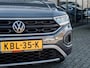Volkswagen T-Roc 1.0 TSI Life Business Stoelverwarming | Navigatie | Virtual Cockpit | LED Koplampen | Climate Control | Parkeersensoren | DAB+ Radio | Voorverwarming Installatie | Metallic Lak | Lichtmetalen Velgen |