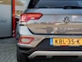 Volkswagen T-Roc 1.0 TSI Life Business Stoelverwarming | Navigatie | Virtual Cockpit | LED Koplampen | Climate Control | Parkeersensoren | DAB+ Radio | Voorverwarming Installatie | Metallic Lak | Lichtmetalen Velgen |