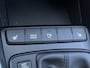 Hyundai i20 1.0 T-GDI Comfort Smart / Fabrieksgarantie t/m 8-2028 / Volledig Onderhouden / Navigatie via Apple Carplay/Android Auto / Stuur-/Stoelverwarming / Achteruitrijcamera / Cruise Control / Climate control / Trekgewicht 1110 kg /